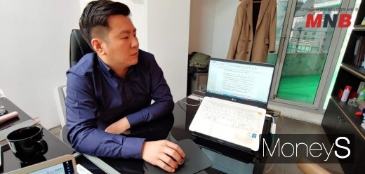 / 특허등록관련 보고서를 설명하고 있는 손대표 (사진=강동완 기자) @머니S MNB, 식품 외식 유통 · 프랜차이즈 가맹 & 유망 창업 아이템의 모든 것
