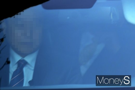 [머니S포토] 차량으로 이동하는 전두환