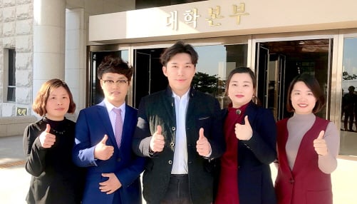 ▲중국인 유학생 교수. 왼쪽부터 곽춘려 양지위 예웨이 주인영 장리./사진=호남대학교 제공