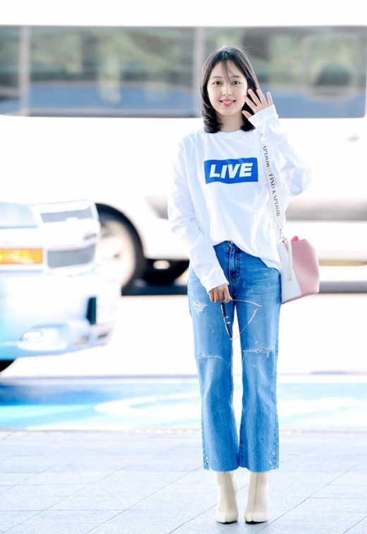 [★공항패션] 김보라, 여대생 느낌의 러블리한 시크룩