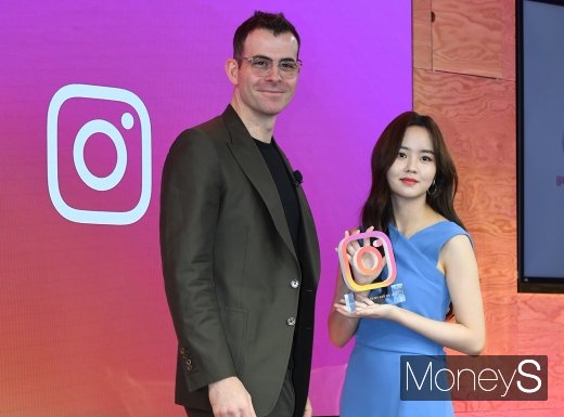 [머니S포토] 김소현, SNS 스타상 수상