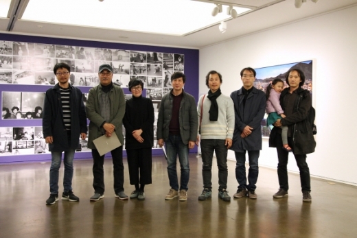 ▲부산에서 활동 중인 이광기, 문진우, 이인미, 이동근, 윤창수, 변재규, 정만영 작가(왼쪽부터)/사진=신세계센텀시티 제공