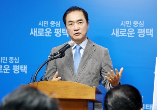 ▲정장선 평택시장이 11일 평택호 관광단지 사업을 본격적 추진을 발표하고 있다. / 사진=평택시 제공
