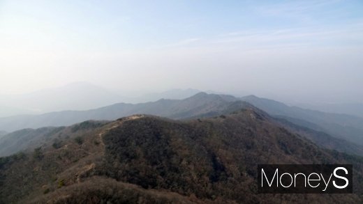 모악산 정상에서 바라본 풍광. /사진=박성기 여행 칼럼니스트