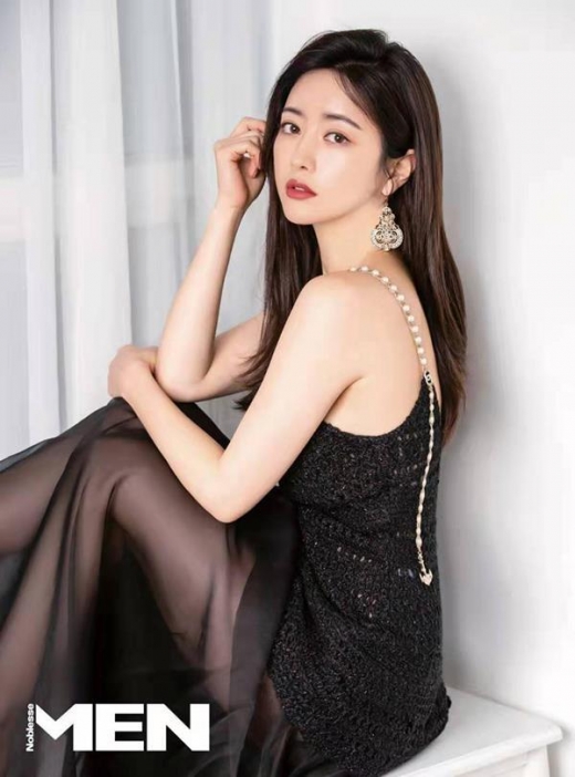 [★화보] 홍수아, 하얀피부 드러낸 청순섹시