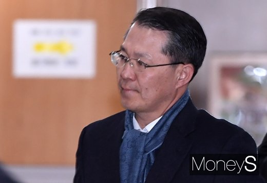[머니S포토] '노조와해 공판' 출석하는 강경훈 전 삼성 부사장
