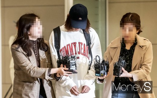 [머니S포토] 정준영, 취재진 질문에 묵묵부답