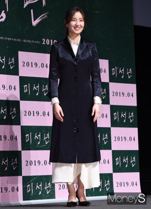 [머니S포토] 김소진, 뮤지컬 무대의상 연상 패션