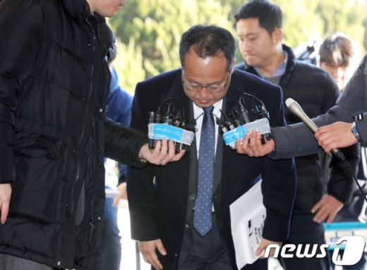송명빈 마커그룹 대표가 지난 1월3일 오전 서울 강서경찰서에서 피의자 신분으로 조사를 받기 위해 출석하고 있다./사진=뉴스1