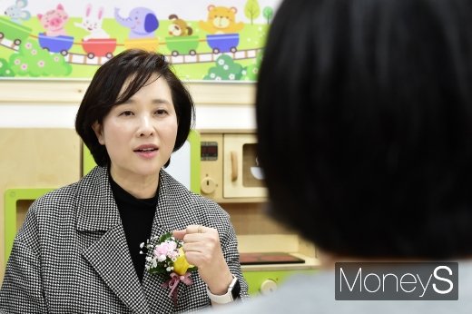 [머니S포토] 유은혜 부총리, 유치원 학부모와의 대화