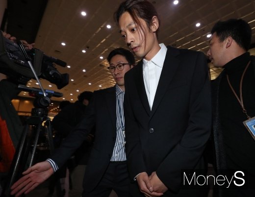 [머니S포토] 정준영, 어두운 얼굴?