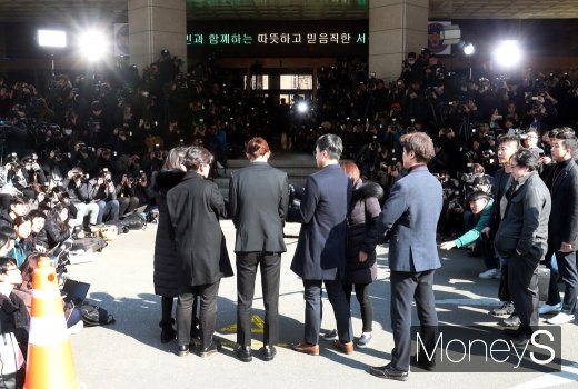 [머니S포토] '성관계 몰카' 정준영의 뒷모습