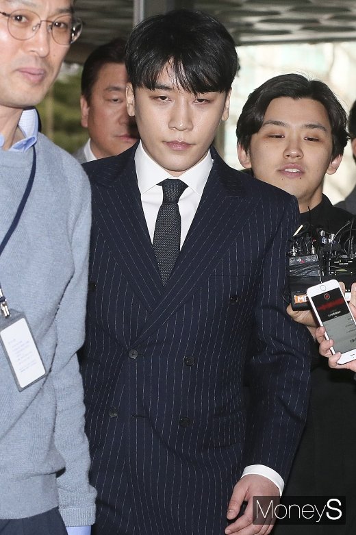 [머니S포토] 승리 '추락하는 승츠비'
