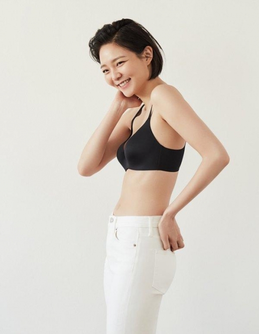 [★화보] 이솜, 브라 노출한 당당한 란제리룩
