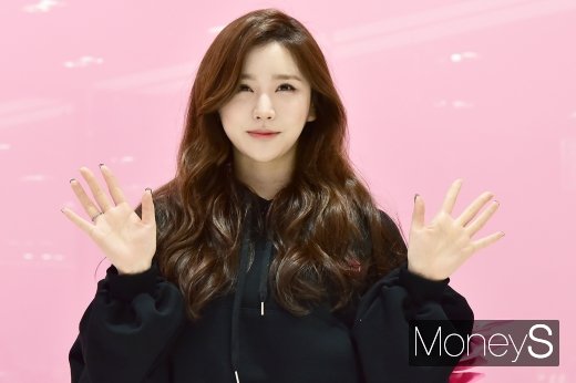 [머니S포토] 헬로비너스 유영, 팝업스토어 오픈 축하해요