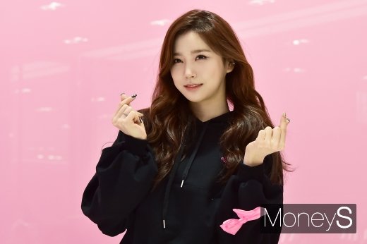 [머니S포토] 헬로비너스 유영, 볼수록 예쁨 묻어나네