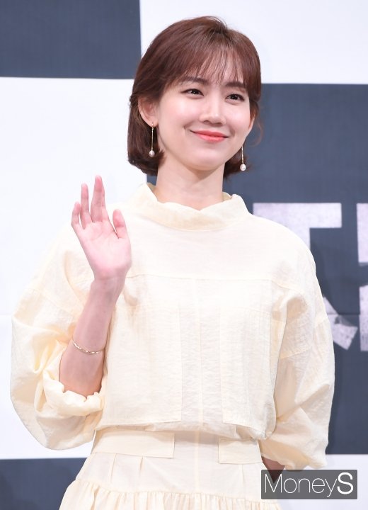 [머니S포토] 신현빈, 단발병 유발하는 미모