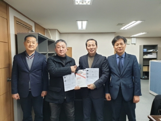 배영모 위드위 이사, 황성웅 위드위 회장, 김세규 현대ICT 대표, 김경환 위드위 이사(왼쪽부터)/사진제공=위드위