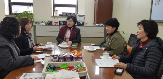 판매직 종사자와 조례제정 위한 사전간담회. / 사진제공=경기도의회