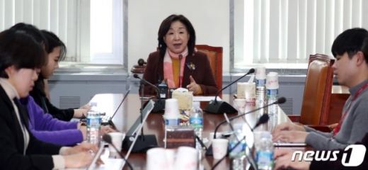 국회 정치개혁특별위원회 위원장인 심상정 정의당 의원과 민주당 간사인 김종민 의원, 바른미래당 간사인 김성식 의원은 지난 15일 ‘패스트트랙’(신속처리안건)으로 처리할 선거제 개편안에 대해 잠정 합의했다./사진=뉴스1