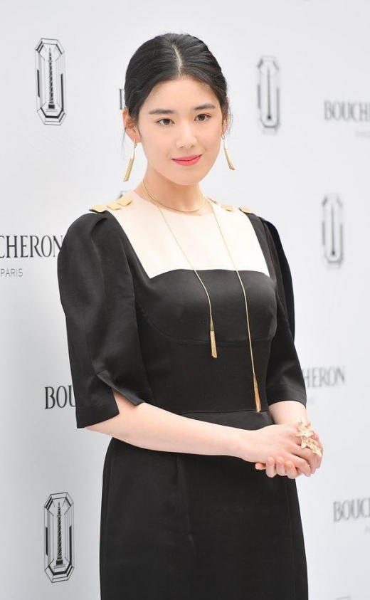 설리 VS 정은채, 봄 햇살처럼 화사한 메이크업… 승자는?