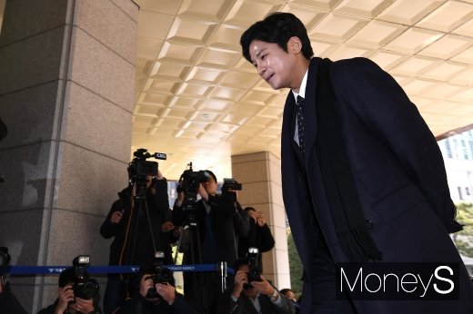 [머니S포토] '버닝썬 최초 고발자' 김상교, 피고소인 신분으로 경찰 출석