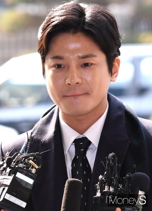 [머니S포토] 생각에 잠긴 '버닝썬 최초' 신고자 김상교