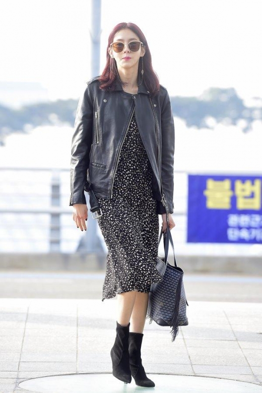 [★공항패션] 유이, 하나뿐인 시크한 롱원피스룩