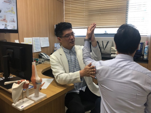 [건강] 3월에 가장 많은 회전근개 손상, 갑작스런 운동 피해야