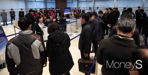 [머니S포토] 삼성전자 주총, 끊임없는 입장행렬
