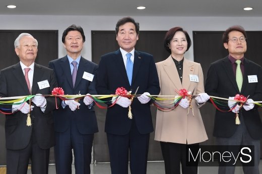 [머니S포토] 이낙연·유은혜·조희연, '2019 대한민국 고졸 인재 일자리콘서트' 참석
