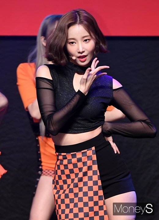 [머니S포토] 모모랜드 연우 '얼굴에 묻은 예쁨'