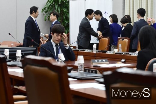 [머니S포토] 한국당 불참 속 진행된 입법조사처장 임명동의 건 투표