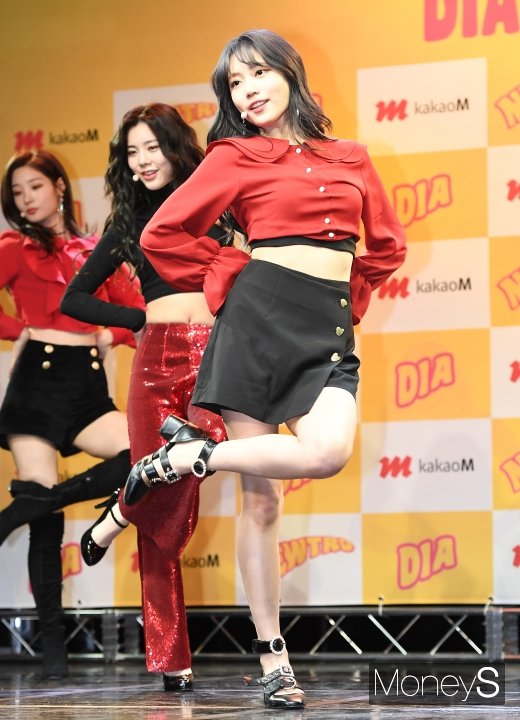 [머니S포토] 다이아 주은 '학다리 댄스'