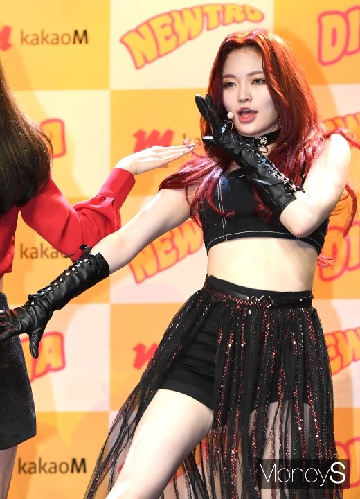 [머니S포토] 다이아 솜이 '섹시 퍼포먼스'