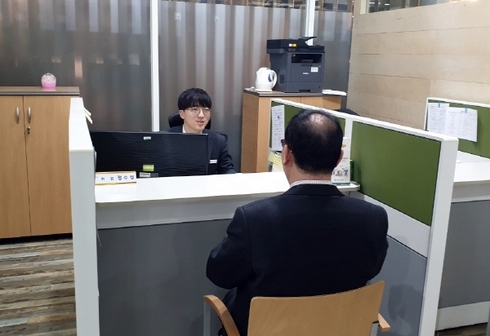 서민금융복지지원 센터 상담모습/사진제공=부천시청