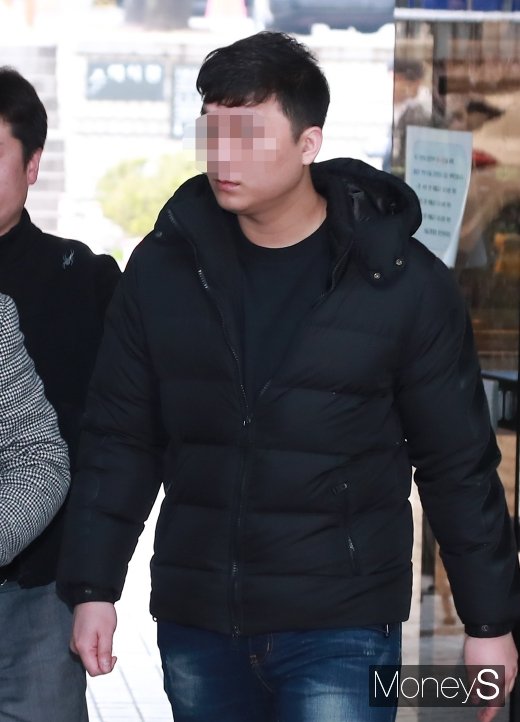 [머니S포토] '아레나' 폭행사건 보안요원 영장실질심사 출석