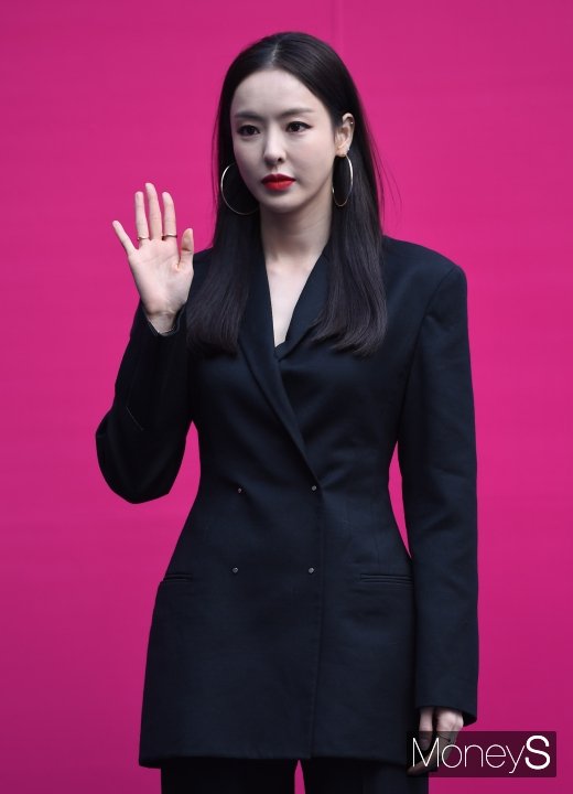 [머니S포토] 이다희 '무심한 듯 시크하게'