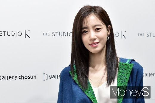 [머니S포토] 함은정, 입가에 걸린 미소