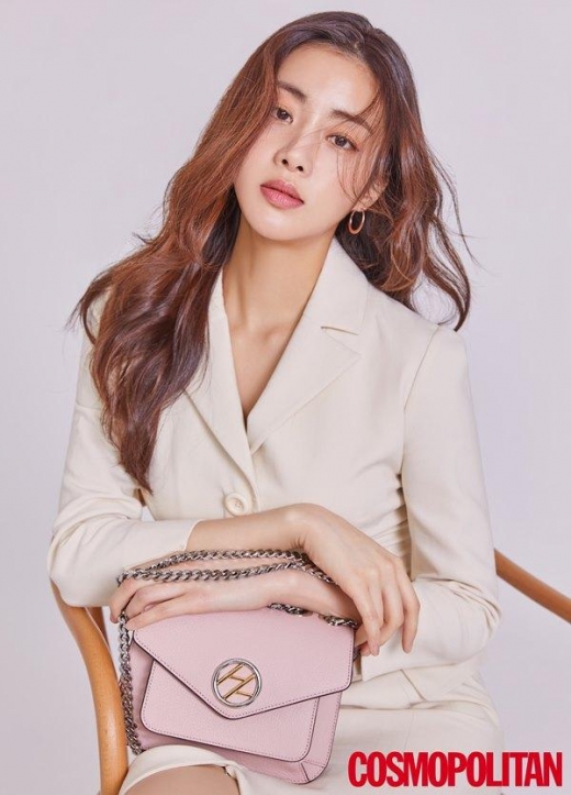 [★화보] 강소라, 모던한 여성미 돋보이는 봄 패션