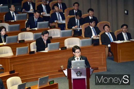 [머니S포토] 조명래 