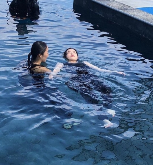 아이유가 페르소나 영화 촬영에 임하고 있다. /사진=인스타그램