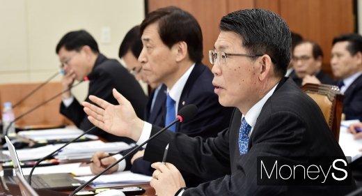 [머니S포토] 은성수 