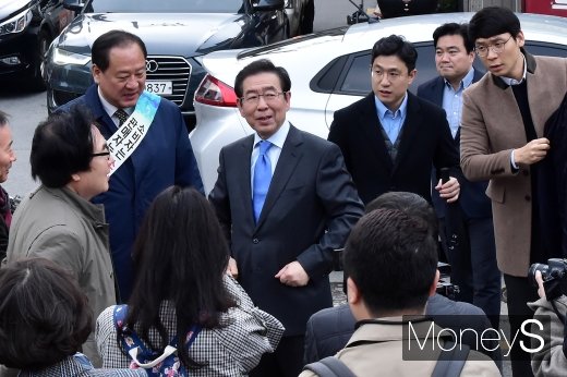 [머니S포토] 경의선 숲길 찾은 박원순