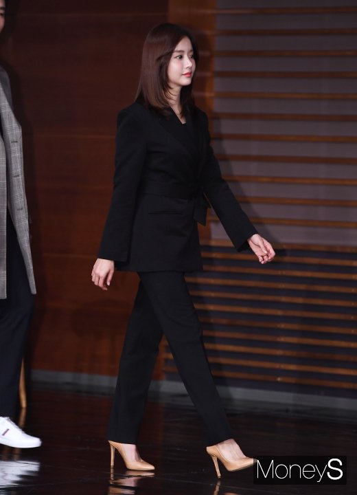 [머니S포토] 한보름, 올블랙 슈트 패션