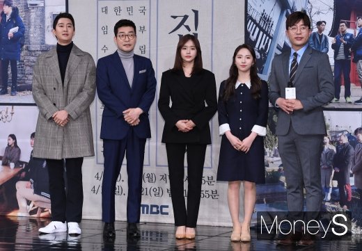 [머니S포토] 정상규·손현주·한보름·최다빈·허일후, 겸손한 포즈