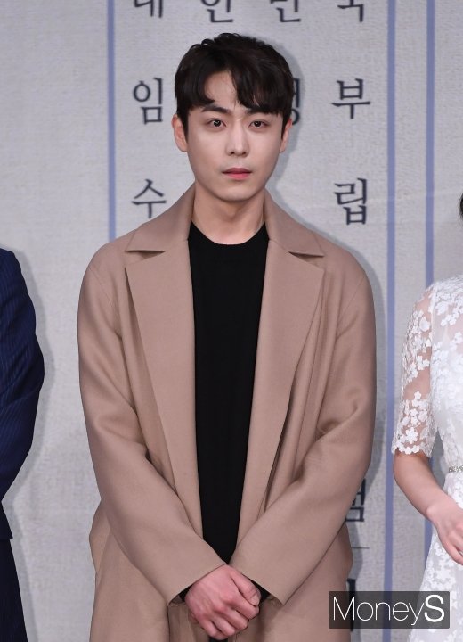 [머니S포토] 윤주빈 '윤봉길 의사의 증손'