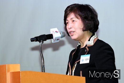 [머니S포토] '2019 행복얼라이언스' 기조연설하는 강정애 총장