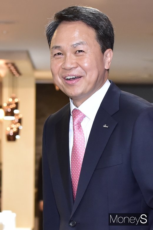 [머니S포토] 취임 진옥동 행장 