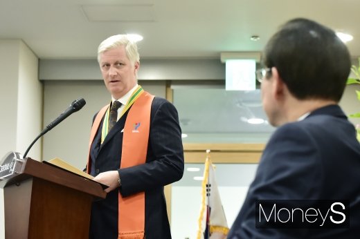 [머니S포토] 서울 명예시민증 받고 소감 전하는 필립 국왕